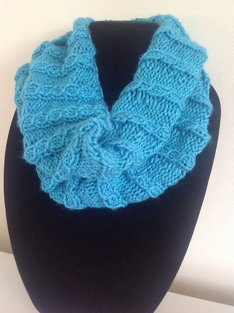 Mock Cabled Cowl