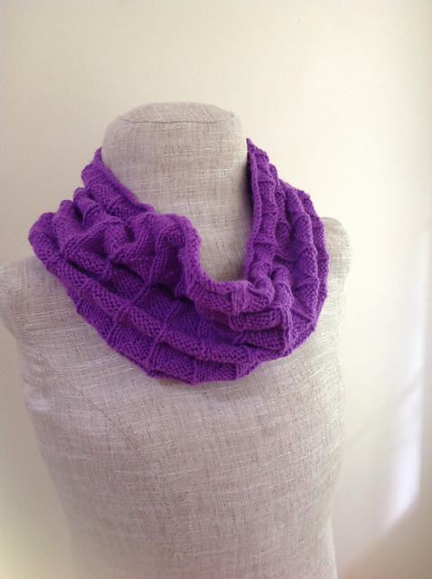 Little Triangles Cowl