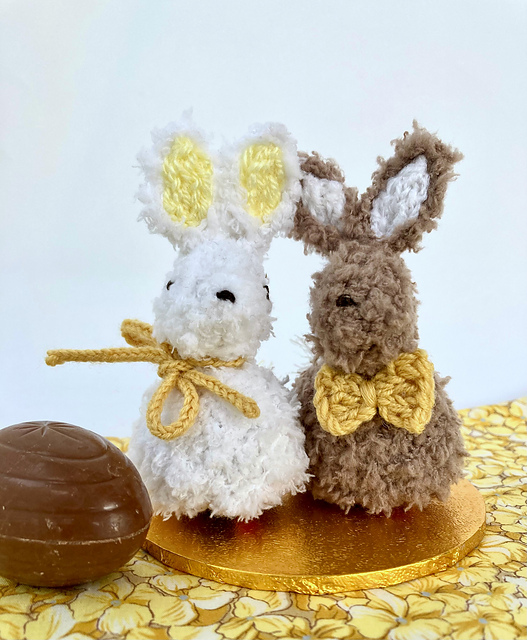 Easter Bunny Creme Egg Cover Cosy