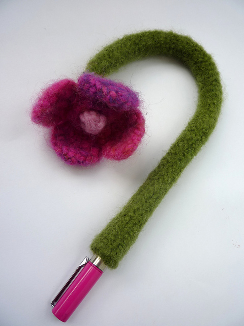 felted flower PEN holder /cosy