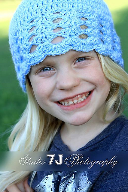 Ann Hat (scalloped beanie)