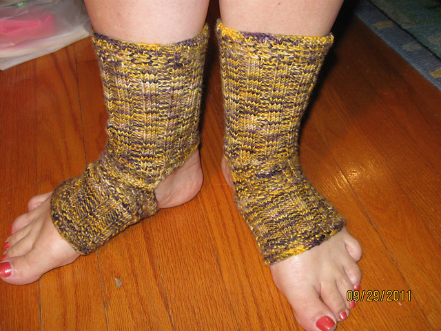 Cabled-Rib Yoga and Spa Socks