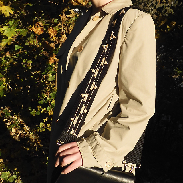 Bag strap "Black and gold"