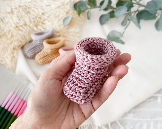 TINYTOES Crochet Booties