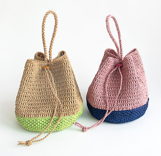 Acorn shape mini bag