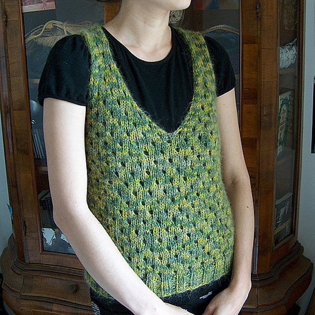 Eyelet vest