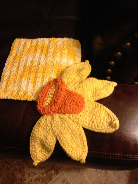 Daffodil Potholder #15