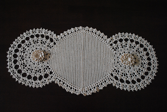 Water Lily Runner