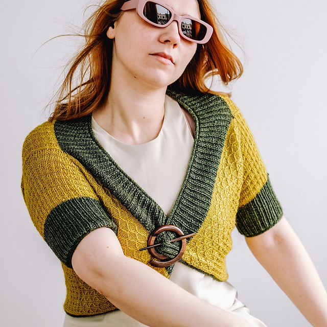 Golden elegance Cropped Shrug