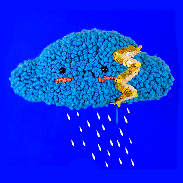 Amigurumi storm cloud (with LEDS)
