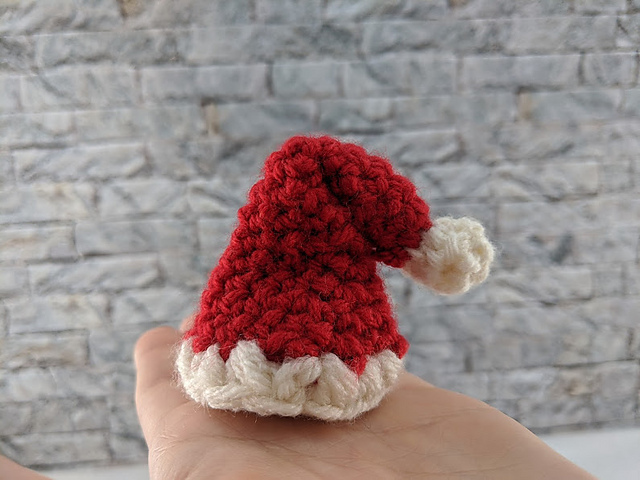 Amigurumi Christmas hat