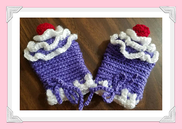Patty Cakes Baby's First Mittens Crochet