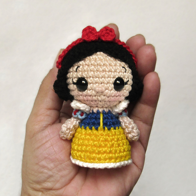 Mini Snow White