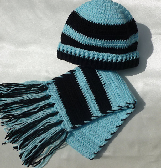 Sporty baby hat and scarf