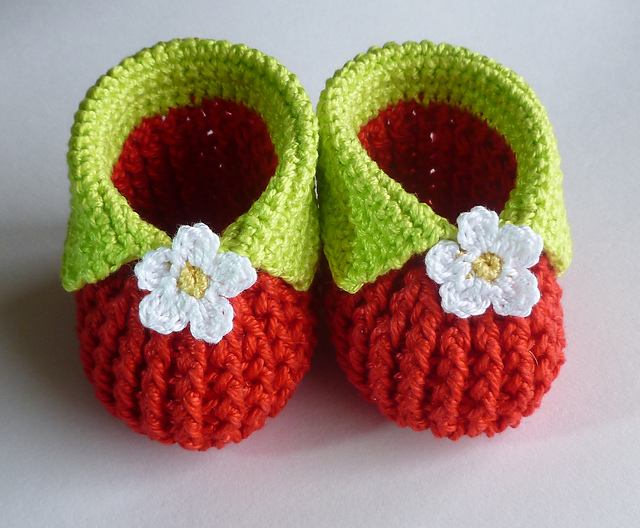 Baby strawberry booties