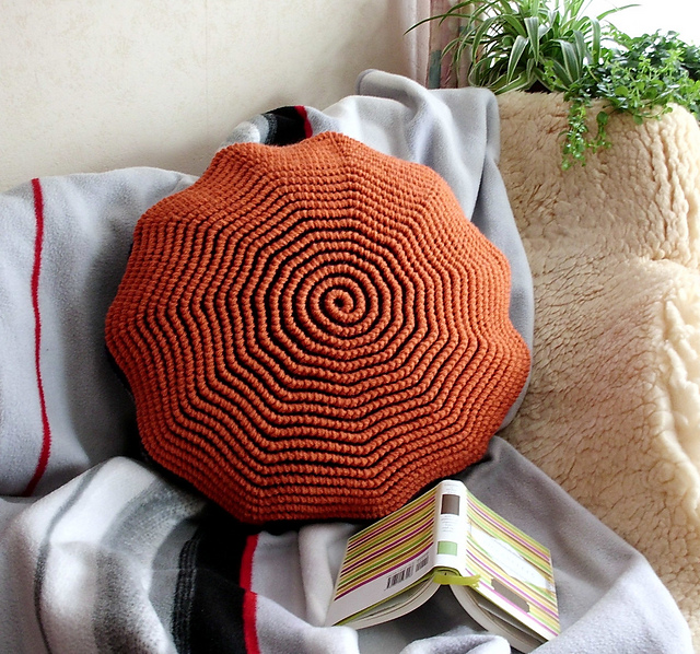 Twisted Spiral Pillow