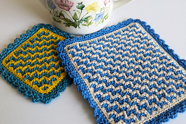 Stairstep Woven Hot Pad Set