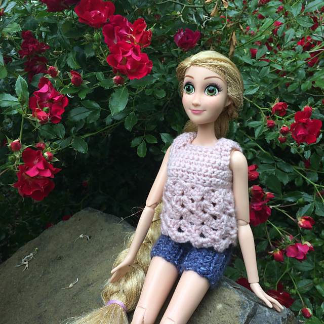 Scalloped Shirt for 16" Disney Rapunzel
