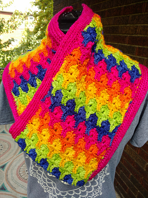 Bigelow Rainbow Cowl