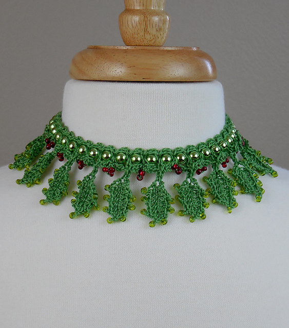 Holly Berry Choker
