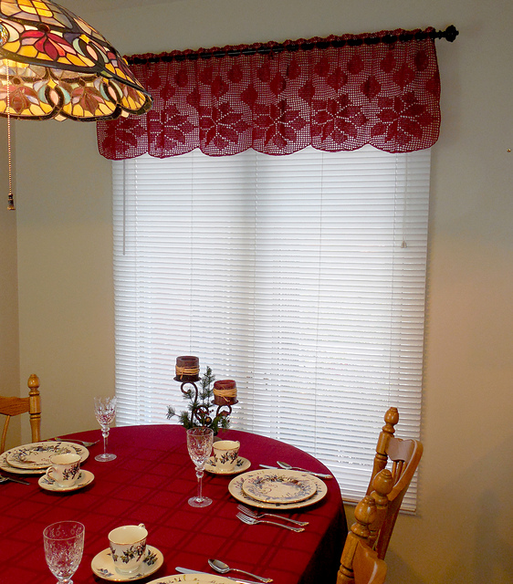 Holiday Poinsettias Valance
