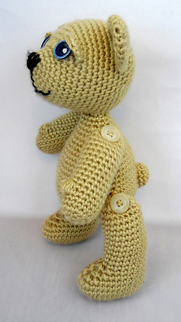 Buttons the Bear