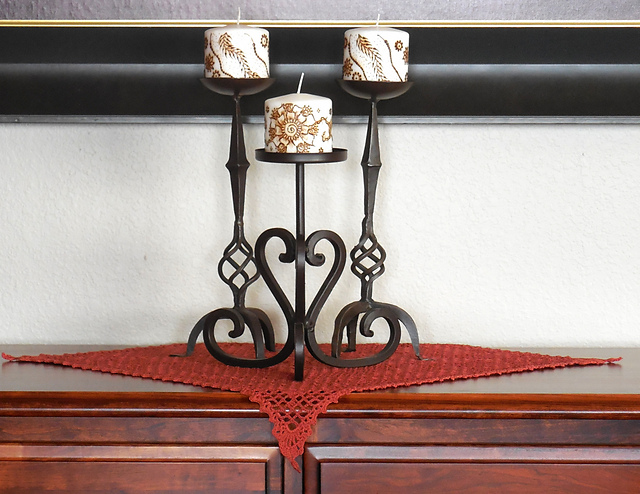 Celtic Ribbon Centerpiece