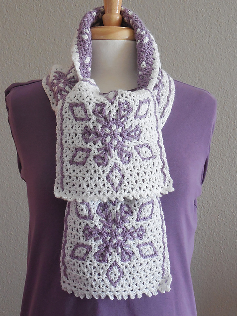 Small Triangulated Snowflake Scarf