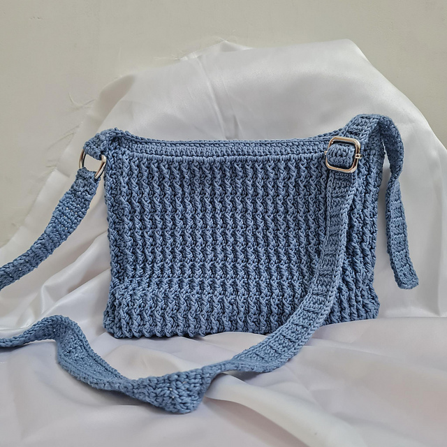 Ravelry Kurier Bag pattern by Amiel Garret