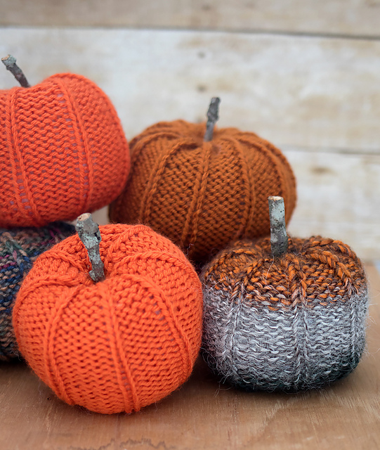 Easy Scrap Yarn Pumpkins