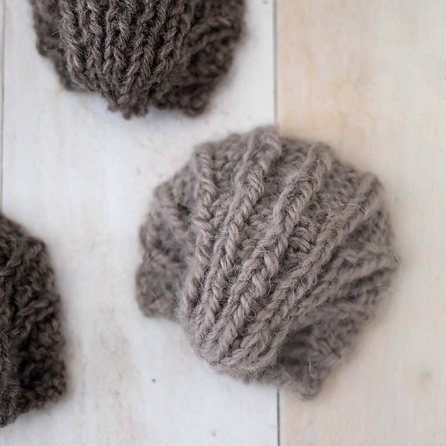Flat Knit Decorative Seashell