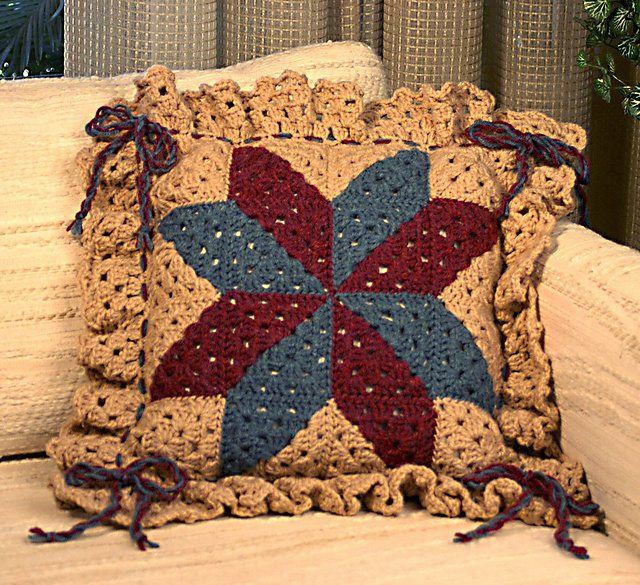 Ravelry Quilt Block Pillow pattern by Susan Lowman
