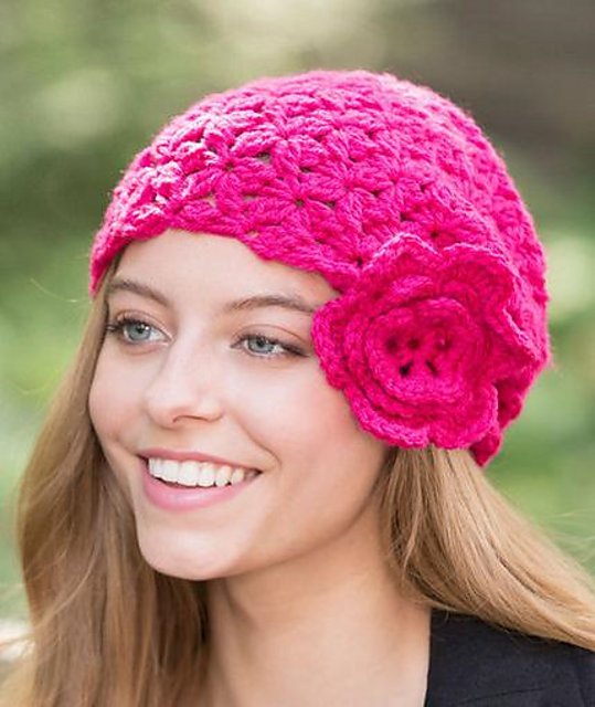 Ravelry Flower Cloche pattern by Kim Guzman