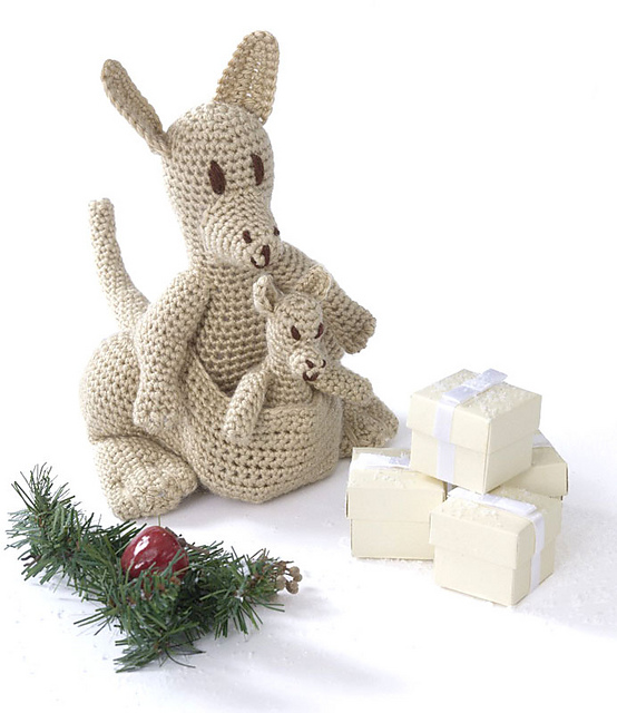 Mama Kangaroo & Joey