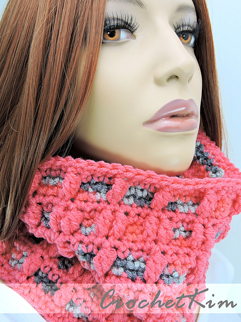 Bundle of Bobbles Cowl