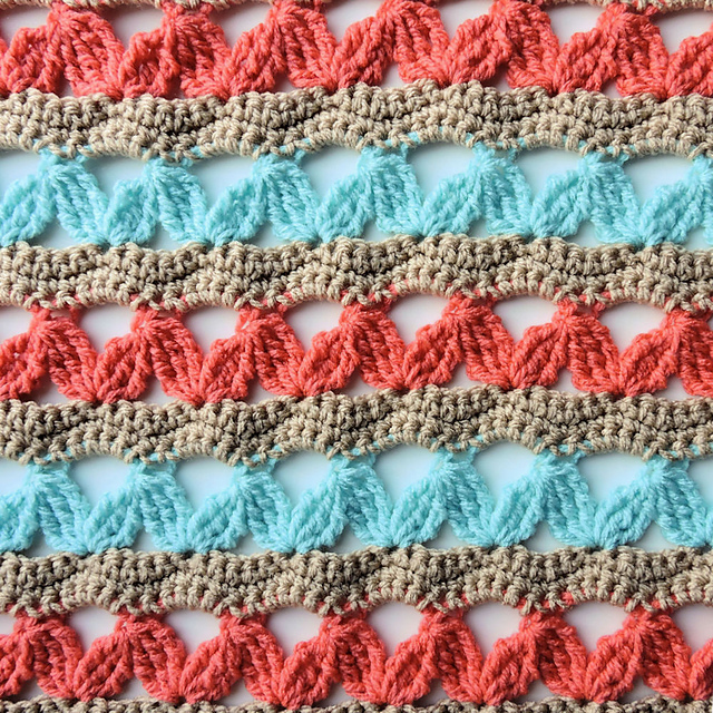 Zig Zag Hugs Lap Throw