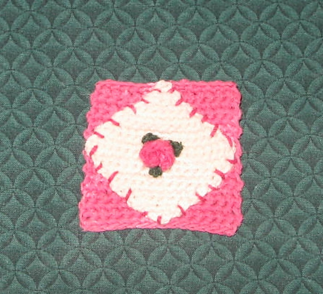 Rosebud Quilt Pin