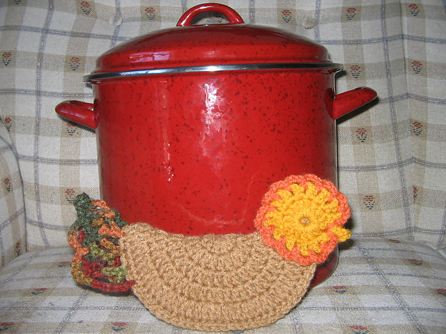 Old Fashioned Hen Potholder