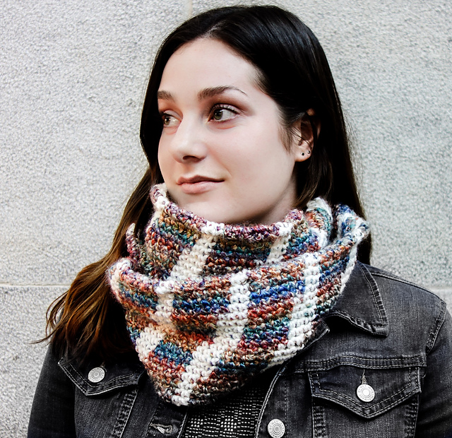 Striped infinity cowl
