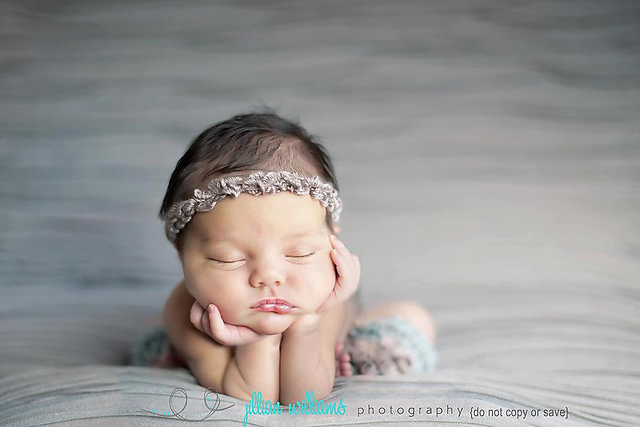 Ruffle legwarmers and headband