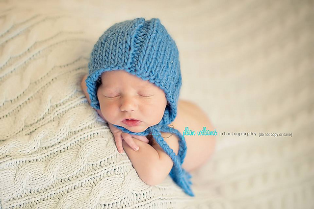 Knit section bonnet