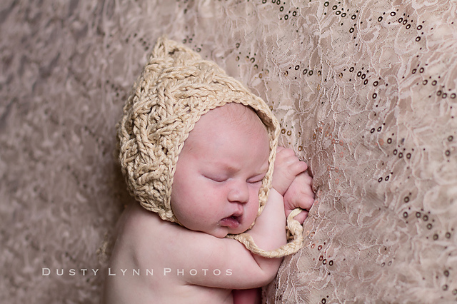 cable woven bonnet