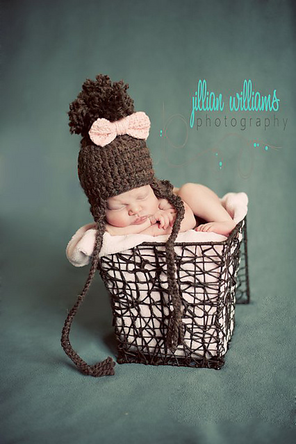Extra chunky earflap hat with optional bow