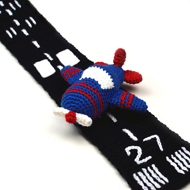 Airplane with Runway Scarf
