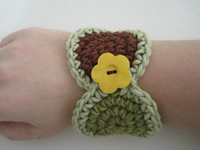 Fun Circles Wrist Cuff