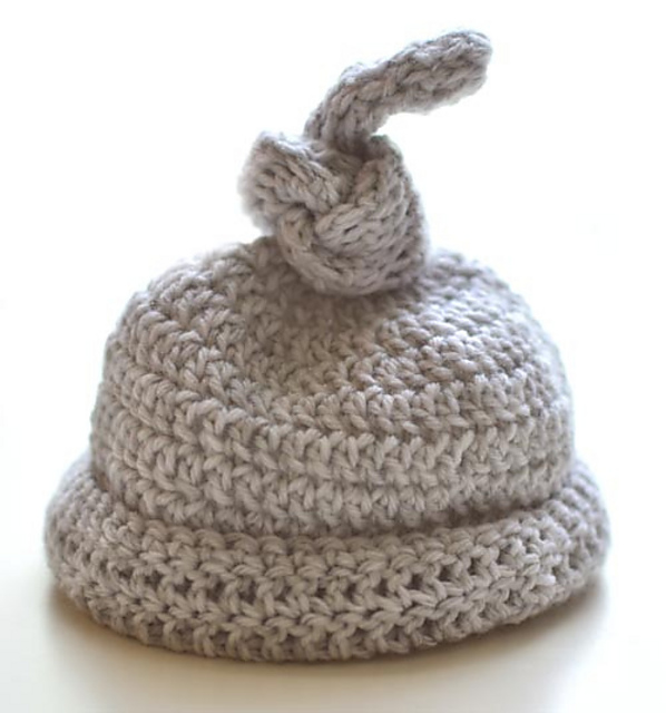Ravelry Newborn Knot Hat pattern by Rachel Choi