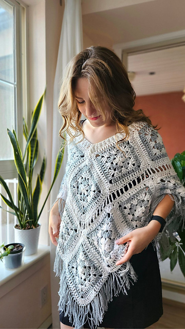 Ravelry: Granny Square Poncho pattern by Crochet With Cookie