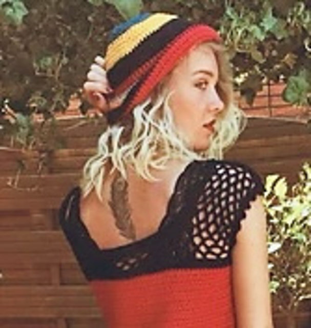 STRIPED BUCKET HAT