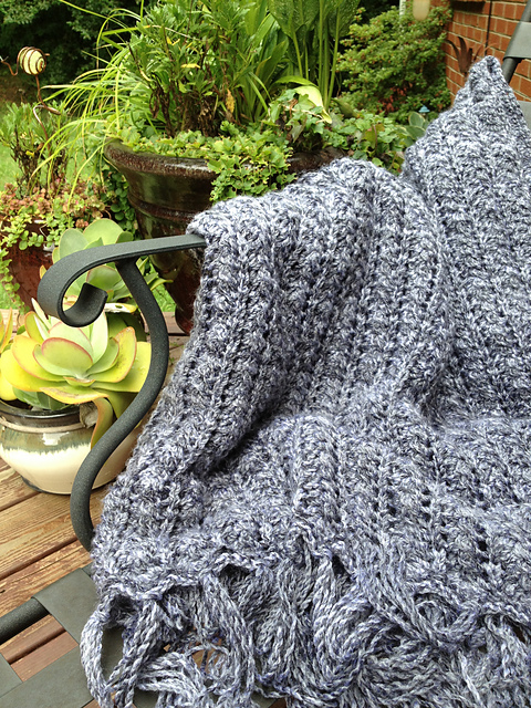 Simple Panel Lace Throw