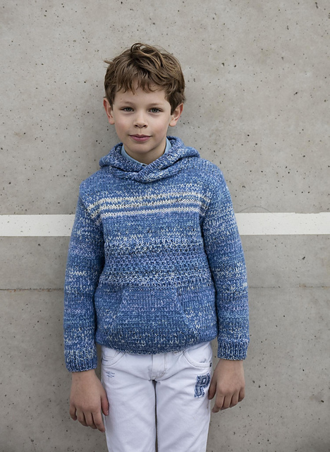 12 Pull à capuche - M0053